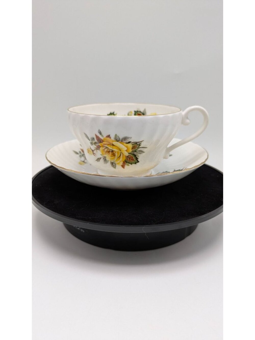 Stanley Yellow Rose Bone China Gold Trim Wide Tea Cup And Saucer Vintage Set